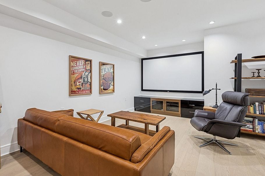 366 W Keith Road North Vancouver, BC - 19