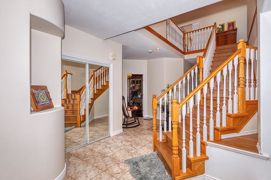 826 E 13th Street North Vancouver, BC - 19