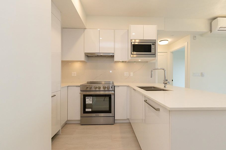 605 5399 JOYCE STREET, Vancouver BC V5R 4H3 Vancouver, BC - 1