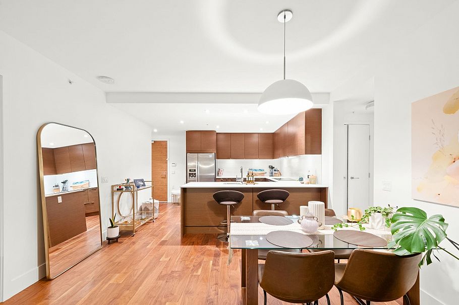 1503 111 E 13th Street North Vancouver, BC - 13