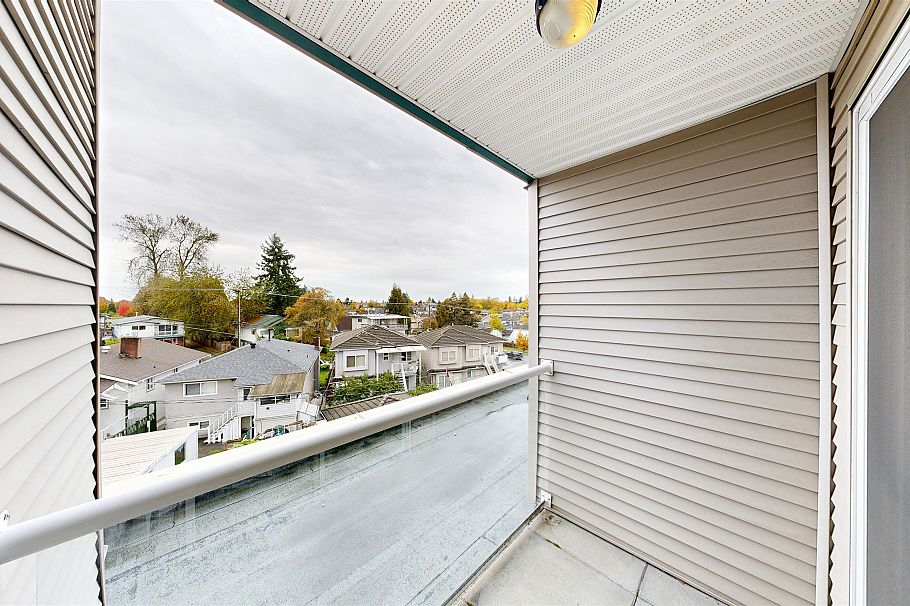 PH3 5438 Rupert Street Vancouver, BC - 7