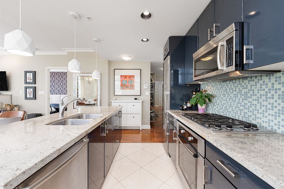 804 162 Victory Ship Way North Vancouver, BC - 8