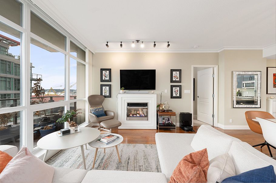 804 162 Victory Ship Way North Vancouver, BC - 1