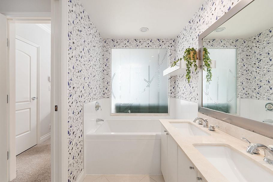 804 162 Victory Ship Way North Vancouver, BC - 12