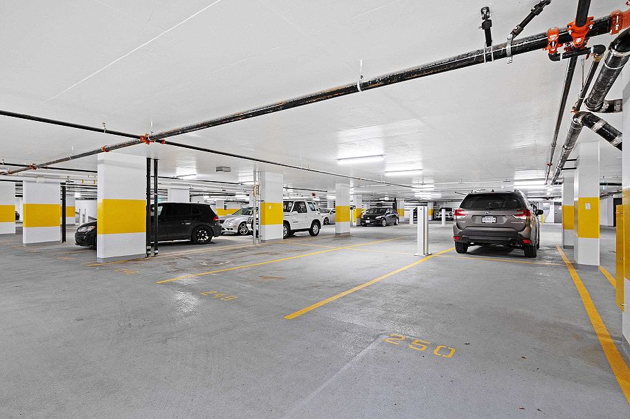 2004 1632 Lions Gate Lane North Vancouver, BC - 33