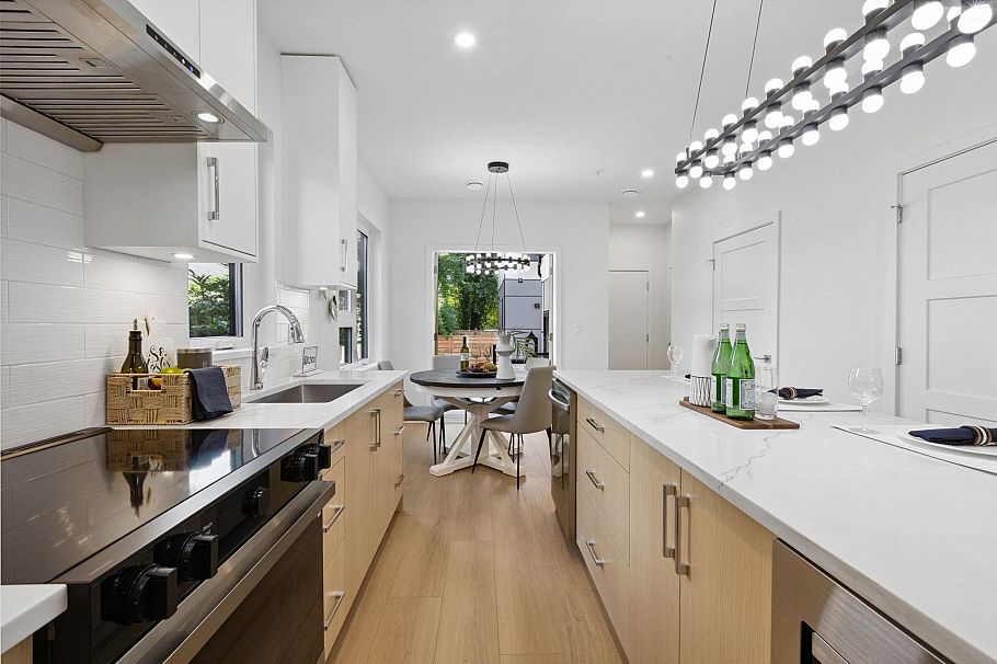 846 St. Denis Avenue North Vancouver, BC - 10