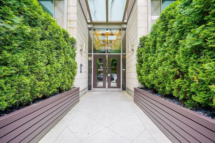 301 1055 Richards Street Vancouver, BC - 20