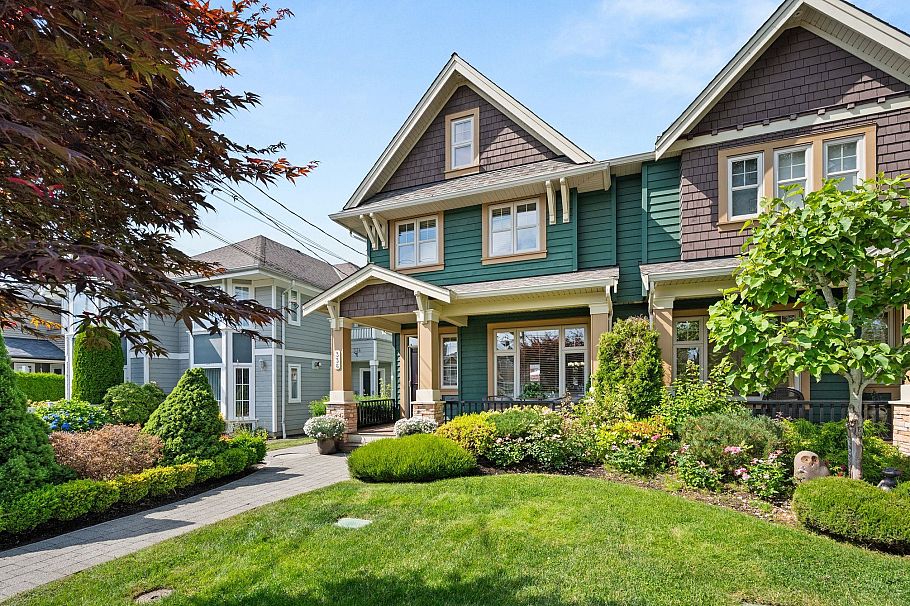 336 E 12th Street North Vancouver, BC - 1