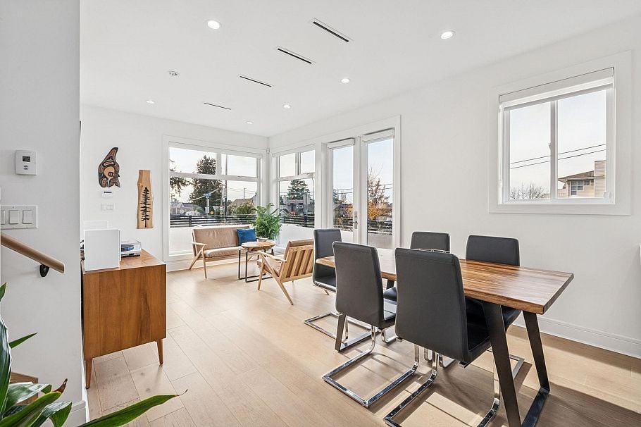 366 W Keith Road North Vancouver, BC - 8