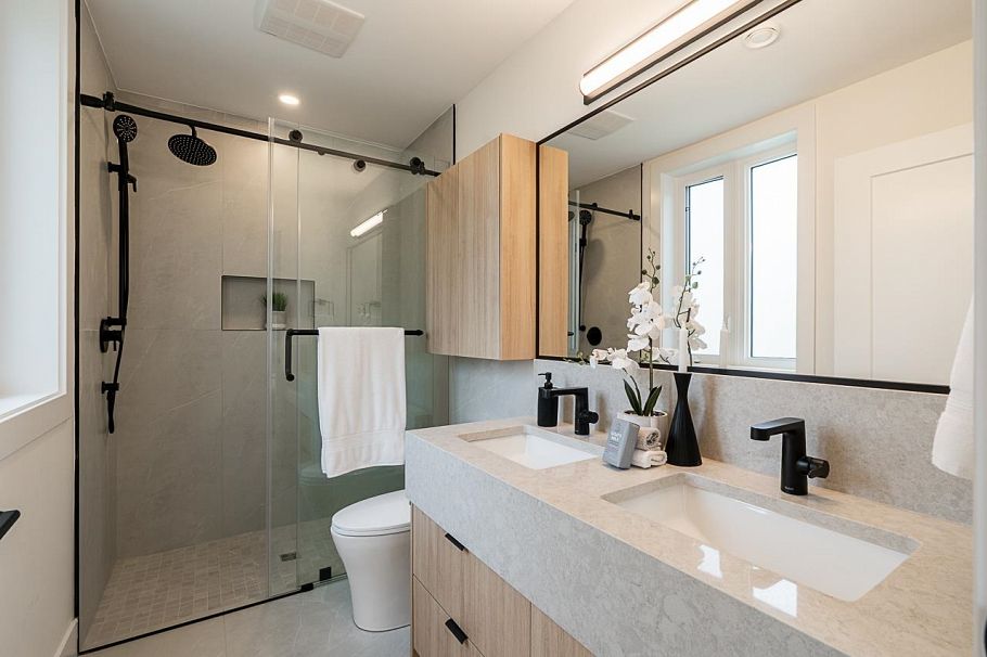 1 2248 E 48th Avenue Vancouver, BC - 18