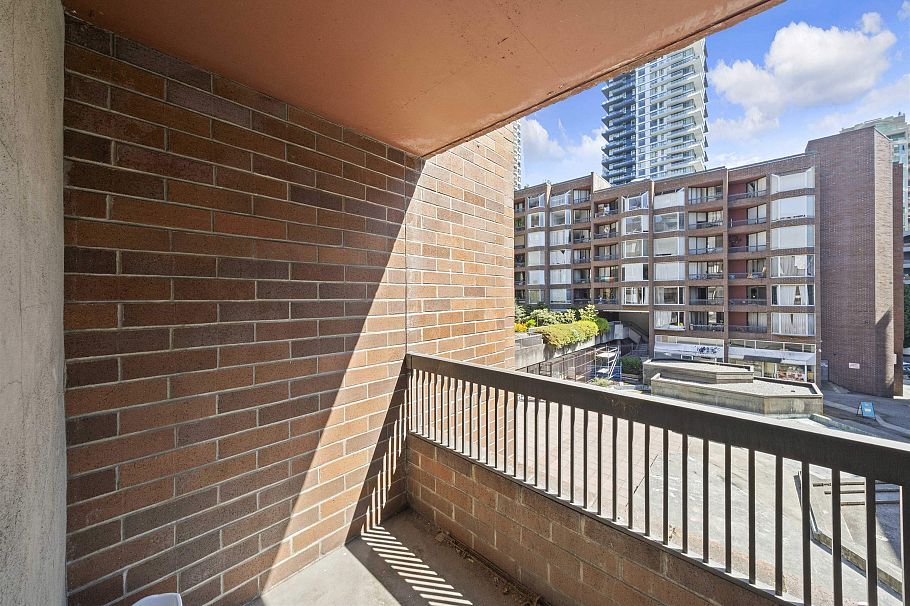 313 1330 Burrard Street Vancouver, BC - 2