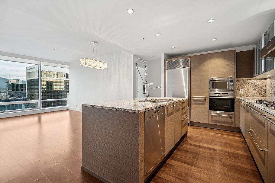 3603 1111 Alberni Street Vancouver, BC - 1