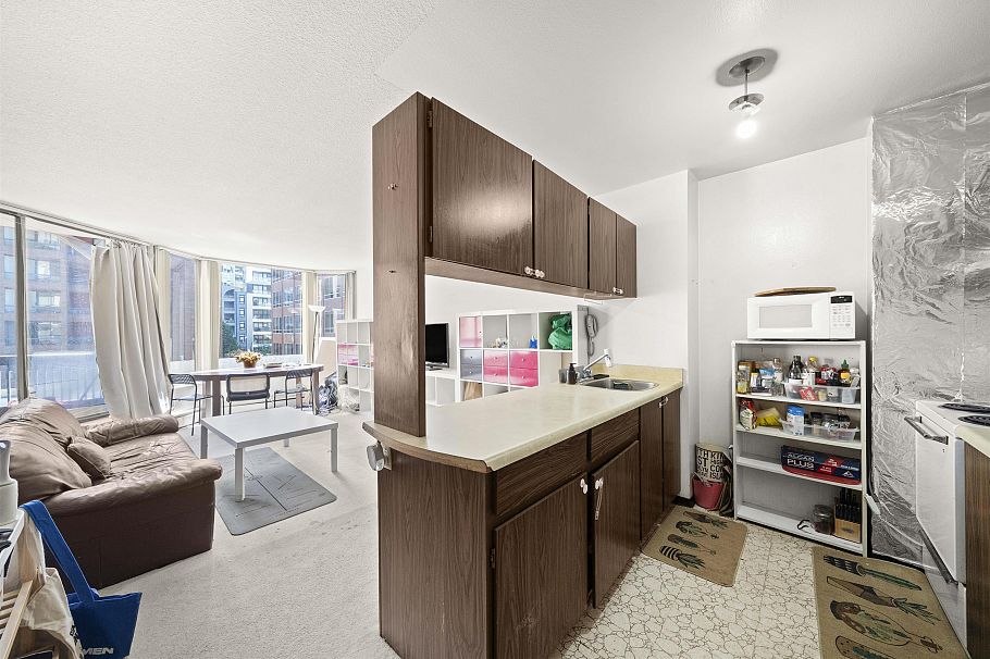 313 1330 Burrard Street Vancouver, BC - 12