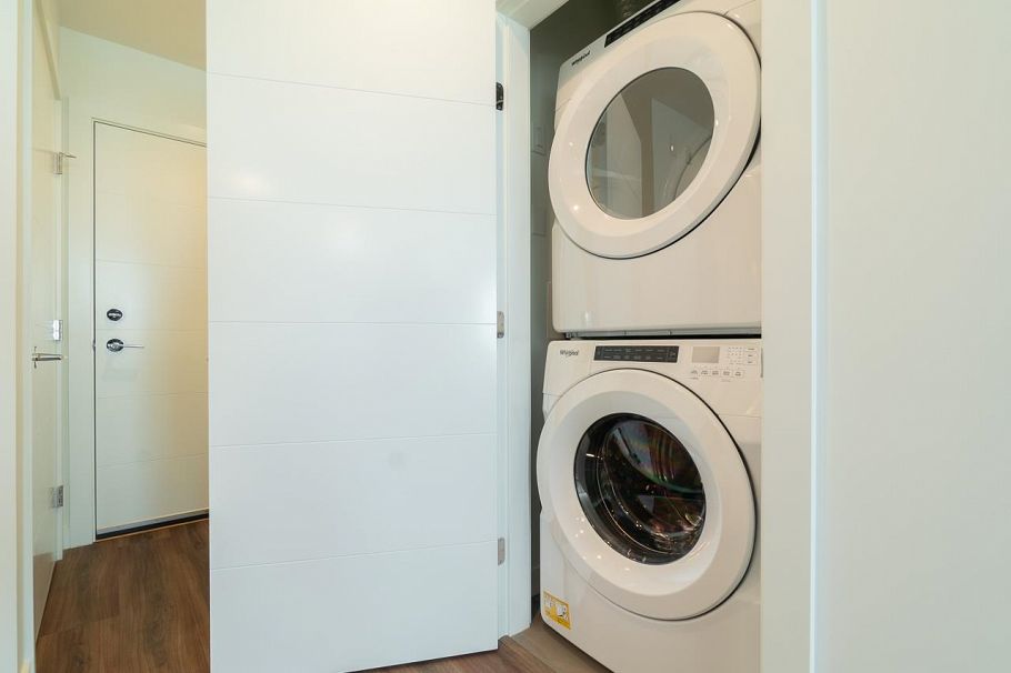 403 108 E 8th Street North Vancouver, BC - 32