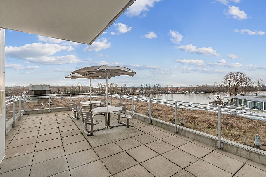 308 3188 Riverwalk Avenue Vancouver, BC - 30