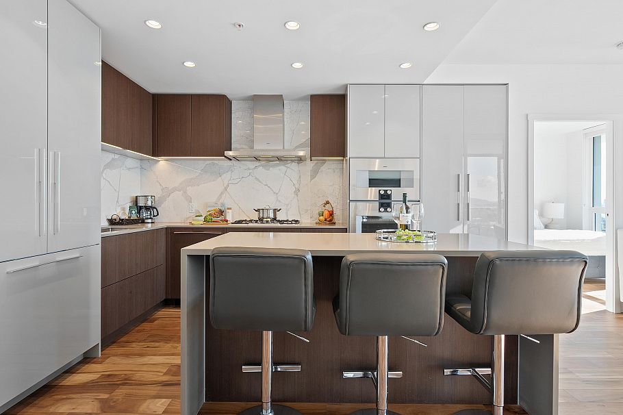 2004 1632 Lions Gate Lane North Vancouver, BC - 14