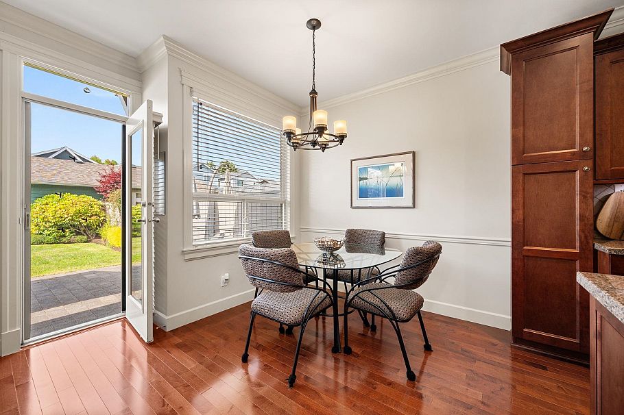 336 E 12th Street North Vancouver, BC - 14