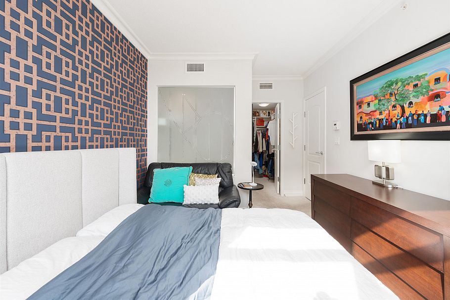 804 162 Victory Ship Way North Vancouver, BC - 10