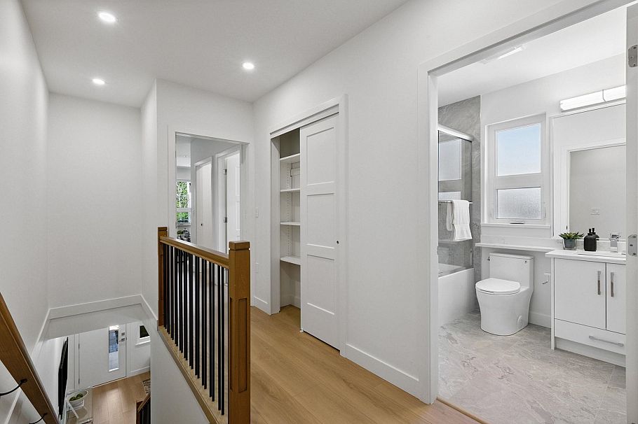 846 St. Denis Avenue North Vancouver, BC - 24