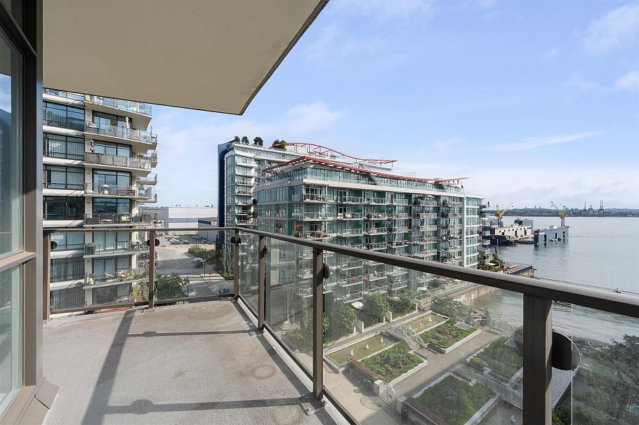 804 162 Victory Ship Way North Vancouver, BC - 17