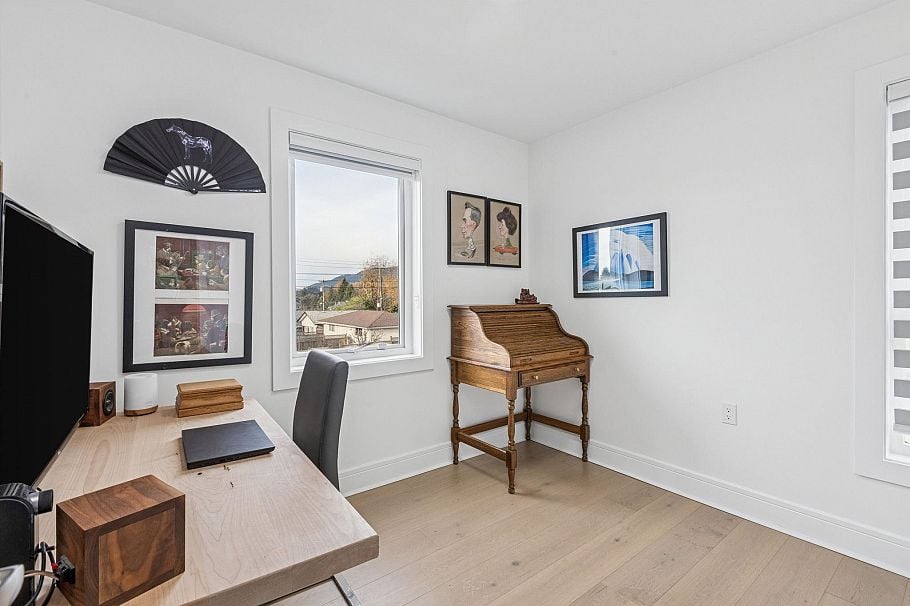 366 W Keith Road North Vancouver, BC - 29