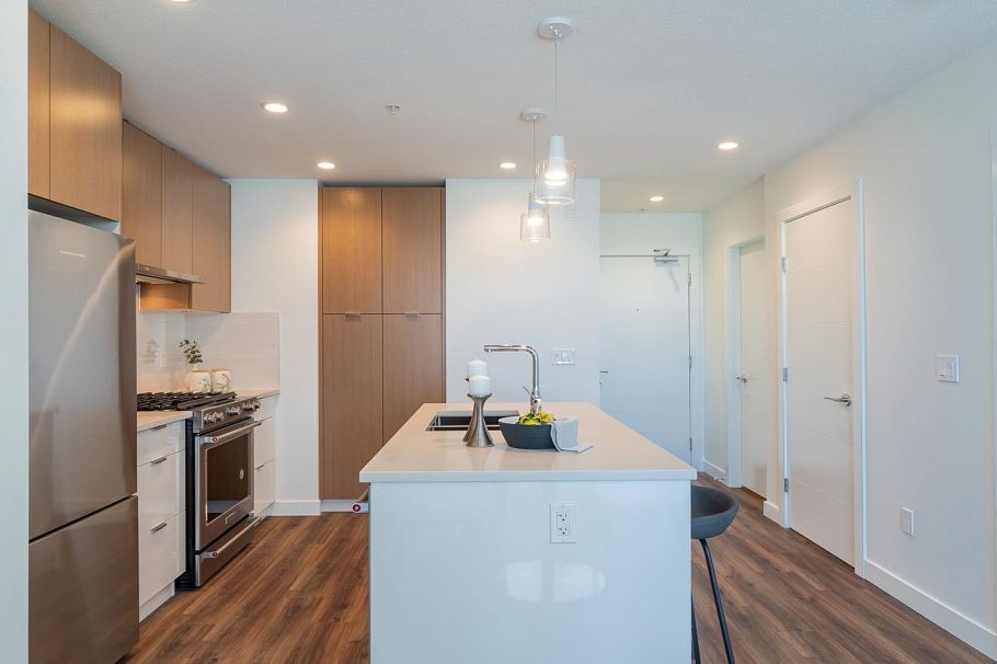 403 108 E 8th Street North Vancouver, BC - 18