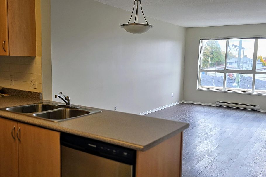 PH3 5438 Rupert Street Vancouver, BC - 2