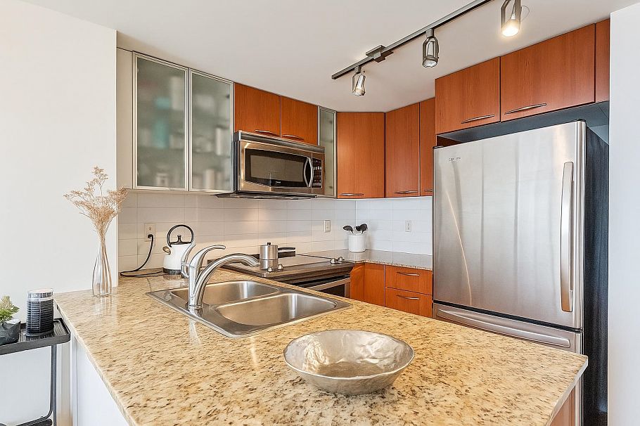 709 4078 Knight Street Vancouver, BC - 8