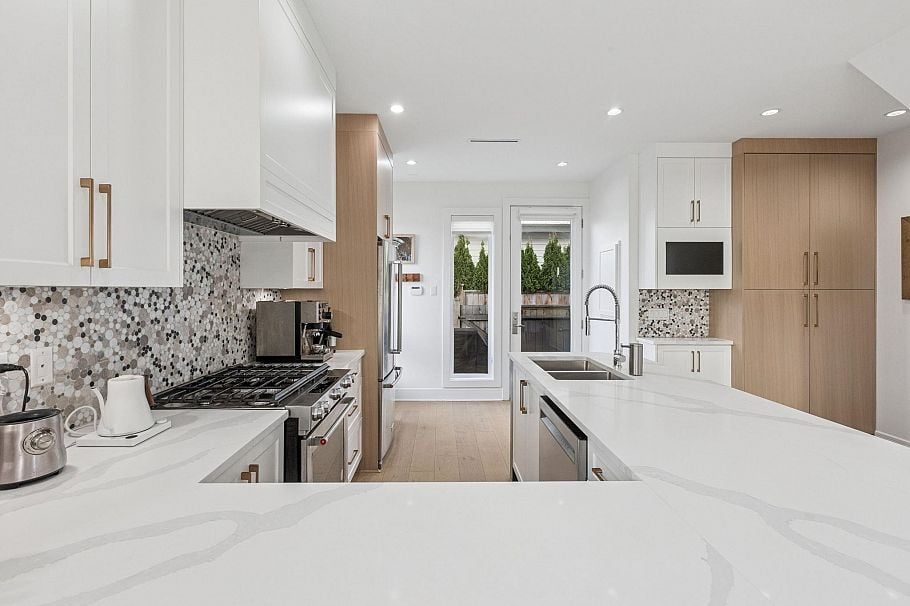 366 W Keith Road North Vancouver, BC - 9