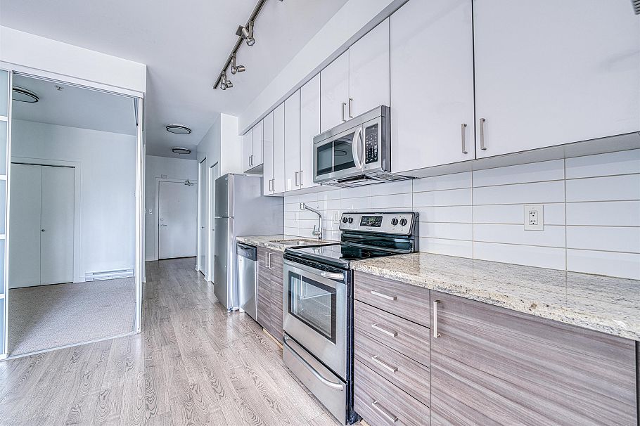 308 3688 Inverness Street Vancouver, BC - 4