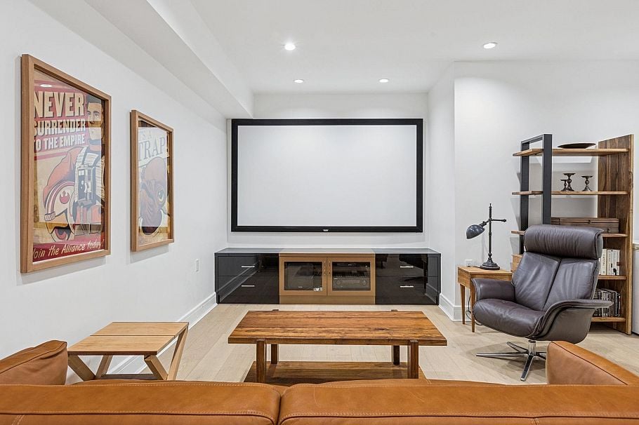 366 W Keith Road North Vancouver, BC - 18