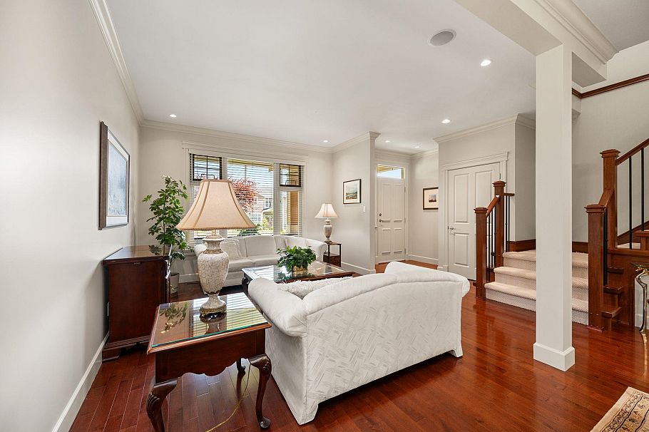 336 E 12th Street North Vancouver, BC - 5