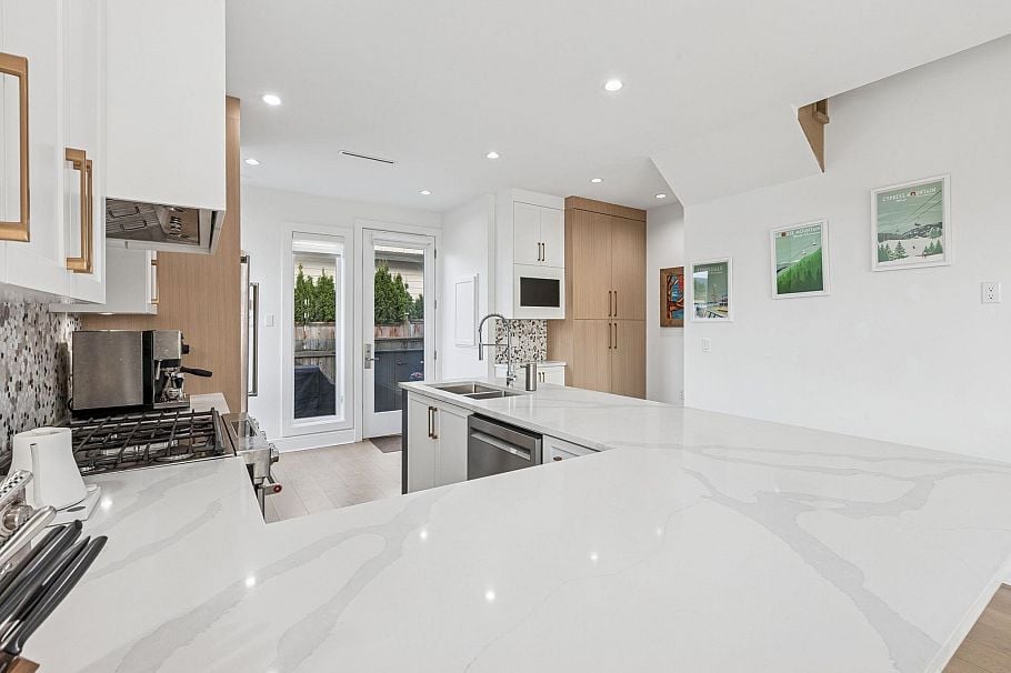 366 W Keith Road North Vancouver, BC - 10