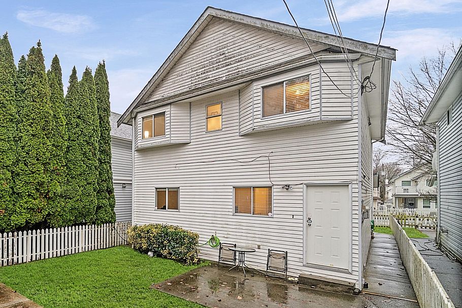 3529 Napier Street Vancouver, BC - 39