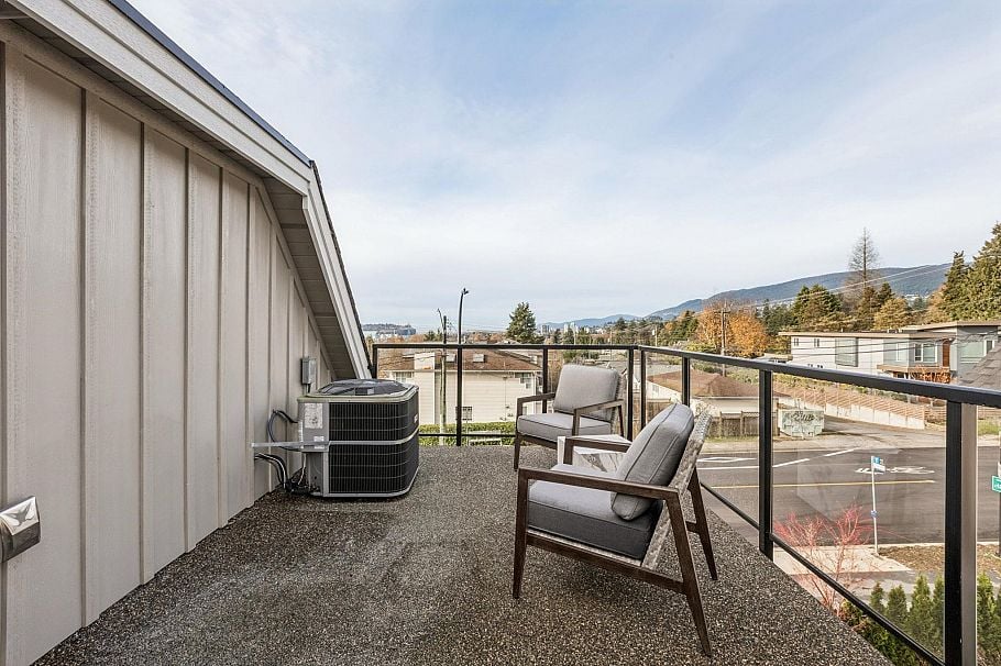 366 W Keith Road North Vancouver, BC - 31