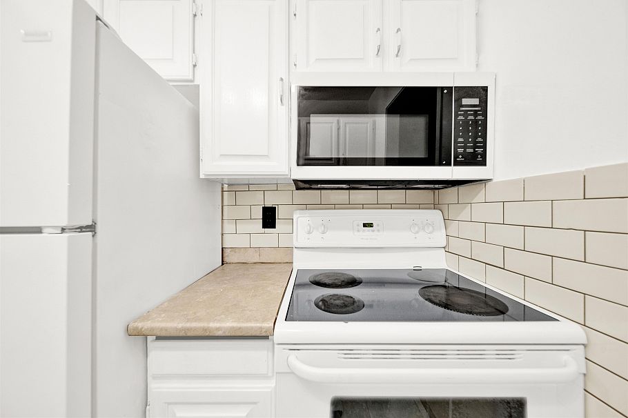 202 8707 Hudson Street Vancouver, BC - 17