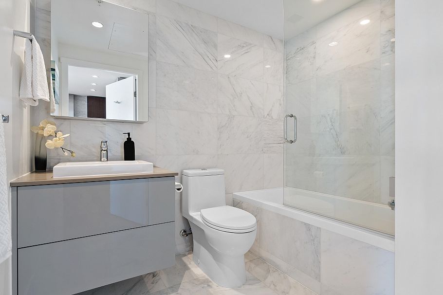 2004 1632 Lions Gate Lane North Vancouver, BC - 25