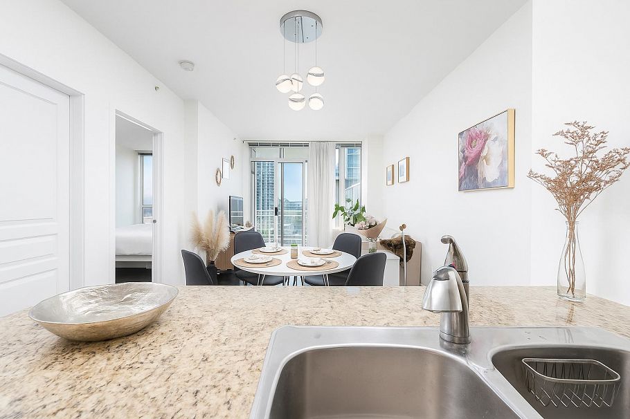 709 4078 Knight Street Vancouver, BC - 9