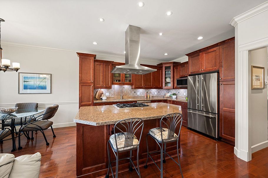 336 E 12th Street North Vancouver, BC - 13