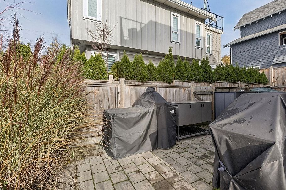 366 W Keith Road North Vancouver, BC - 35