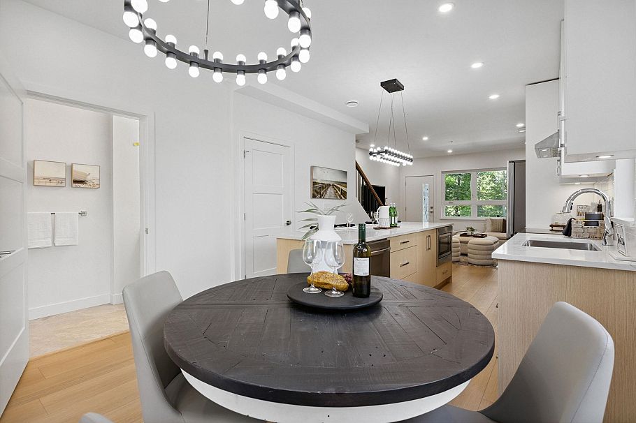 846 St. Denis Avenue North Vancouver, BC - 13