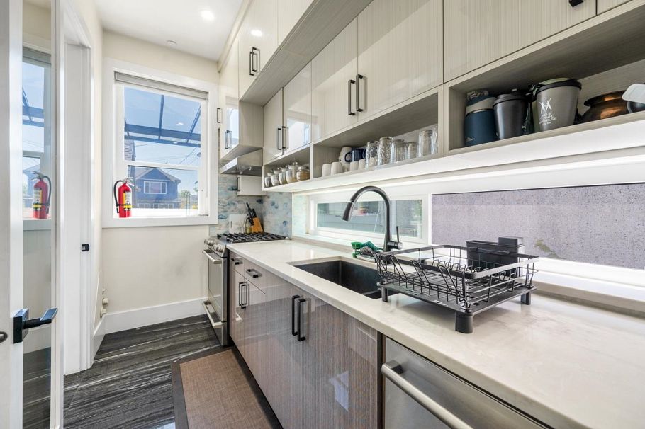 2798 E 43rd Avenue Vancouver, BC - 23