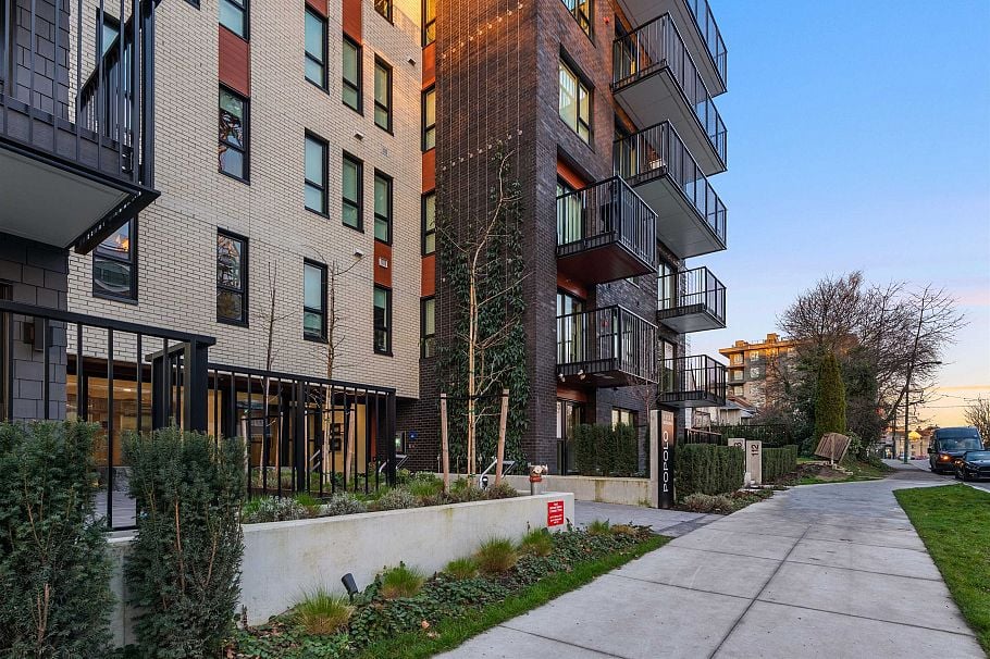 503 2235 E Broadway Vancouver, BC - 11