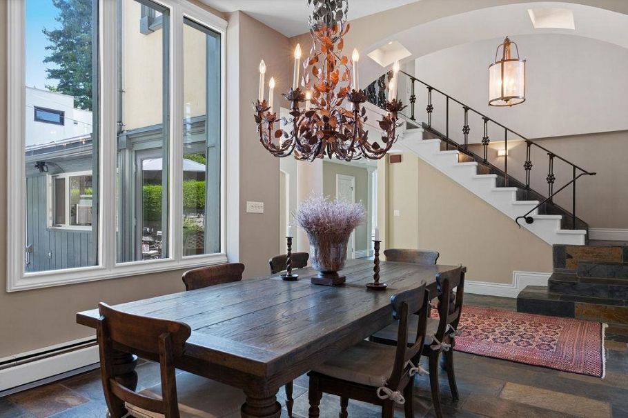 284 Sandringham Crescent North Vancouver, BC - 14