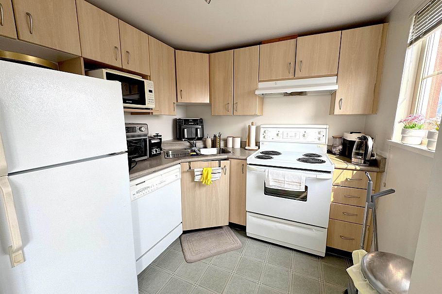 1503 121 W 15th Street North Vancouver, BC - 9