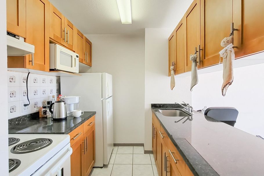 512 950 Drake Street Vancouver, BC - 4