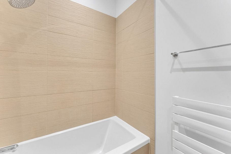 268 W 1st Avenue Vancouver, BC - 25