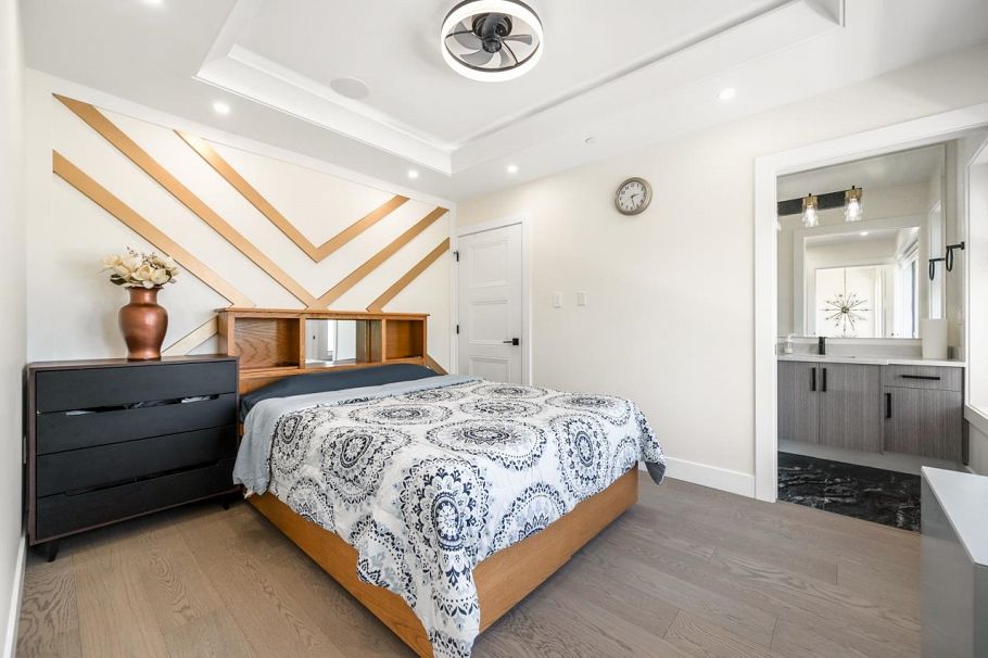 2798 E 43rd Avenue Vancouver, BC - 17