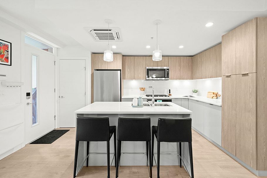 TH8 108 E 8th Street North Vancouver, BC - 10