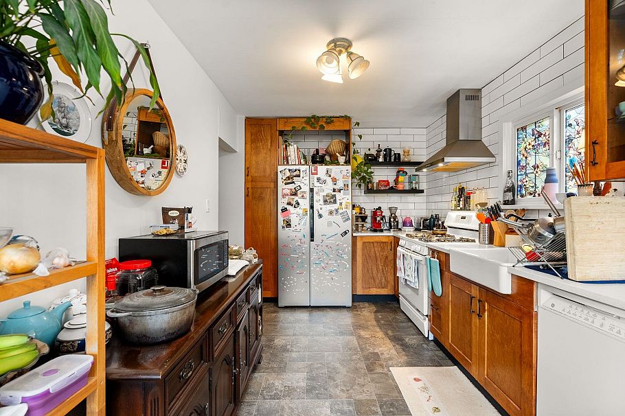 831 E 38th Avenue Vancouver, BC - 12